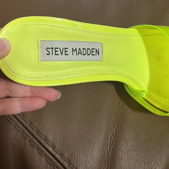 Steve Madden Neon Yellow Square Toe Lucite Heel - Picture 8 of 8